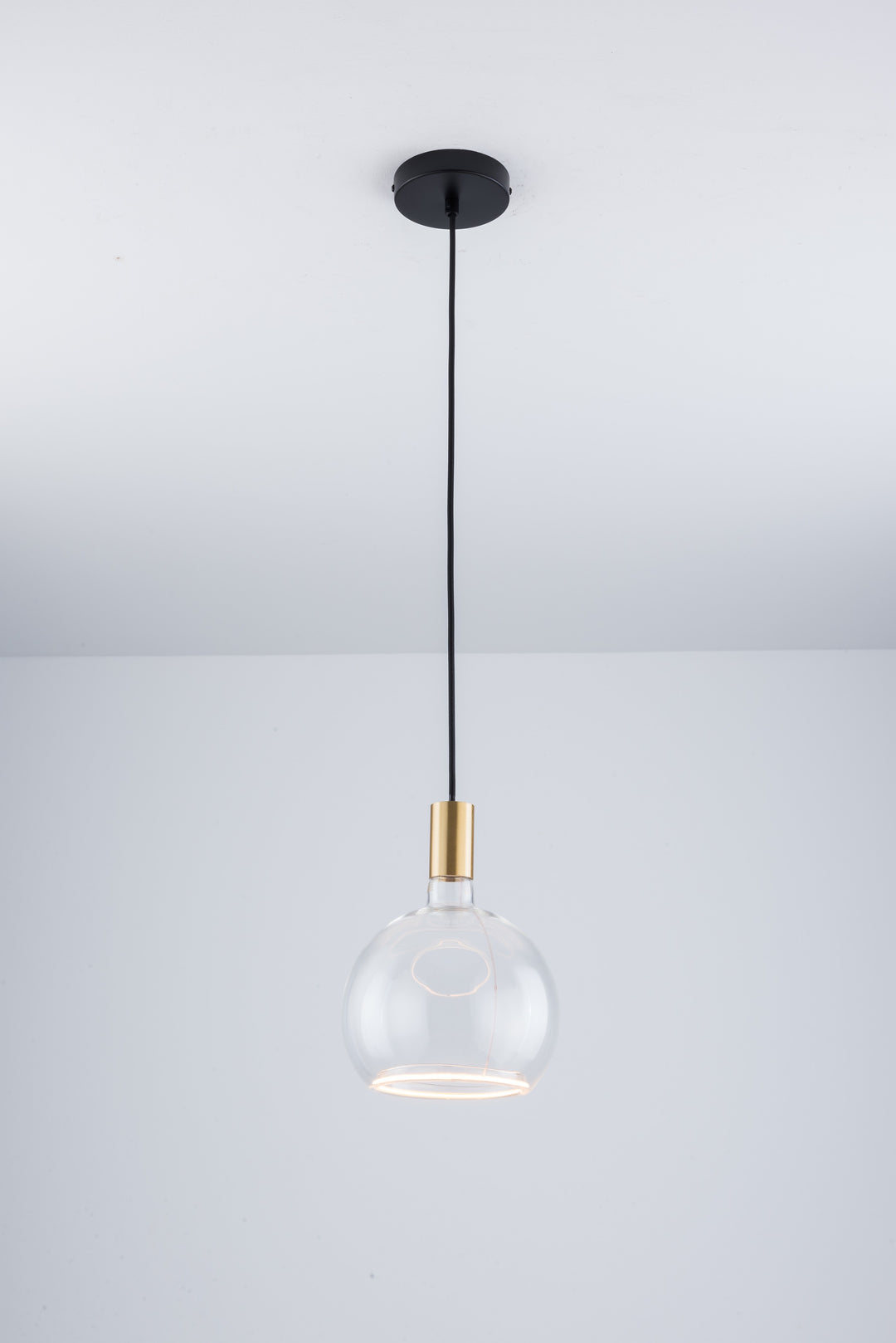 Roma Single Pendant – Aura Ring LED Bulb