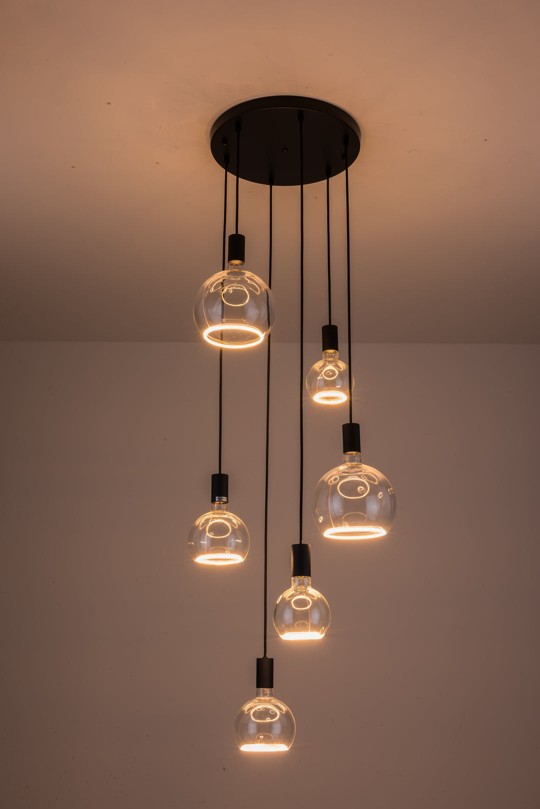 Roma 6LT Spiral Pendant – Ring Bulb Design