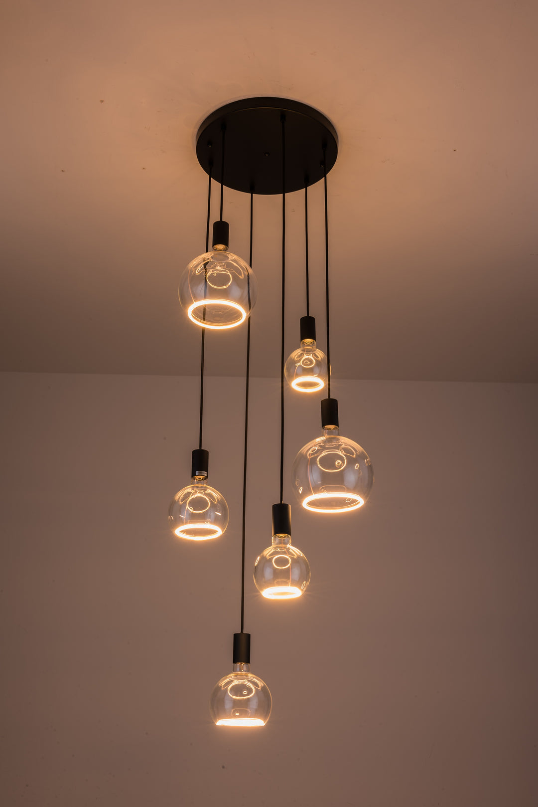 Roma 6LT Spiral Pendant – Ring Bulb Design