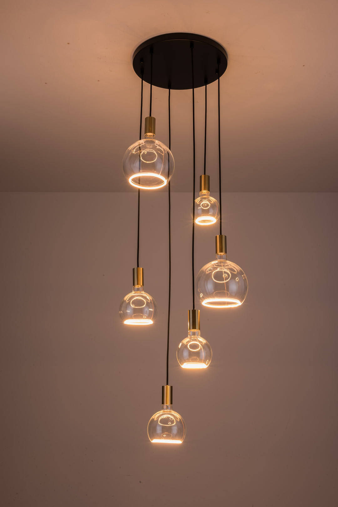 Roma 6LT Spiral Pendant – Ring Bulb Design