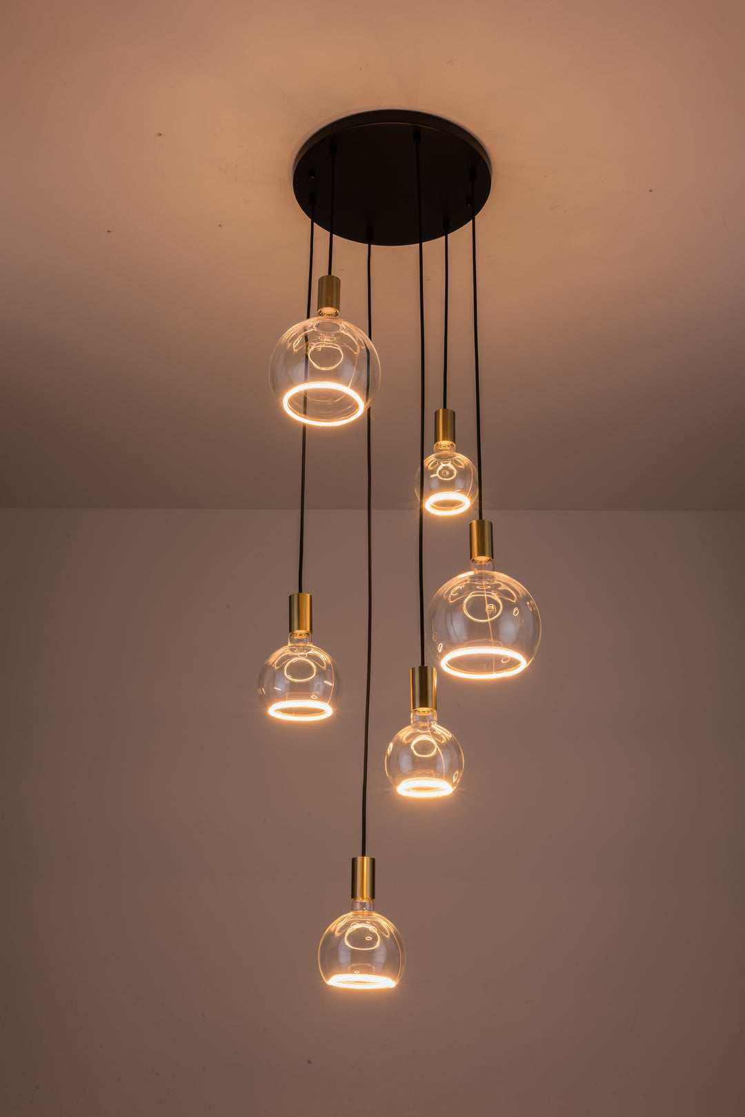 Roma 6LT Spiral Pendant – Ring Bulb Design