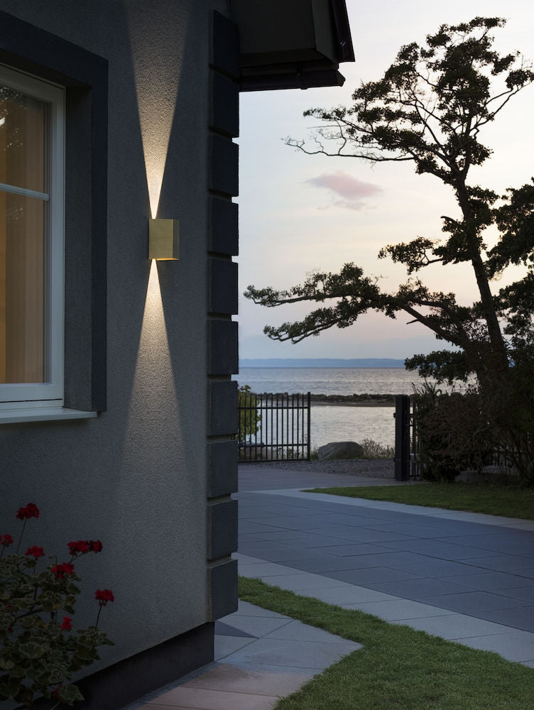 Venosa Large Wall Light Brass