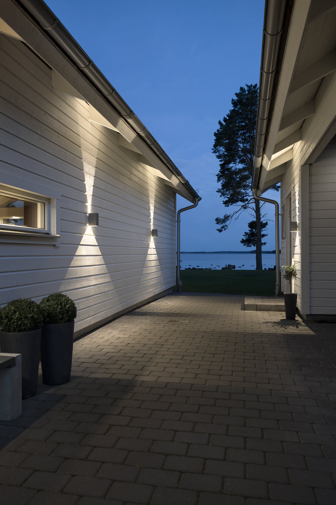 Outdoor Wall Light - Konstsmide Cremona Large Wall Light Anthracite