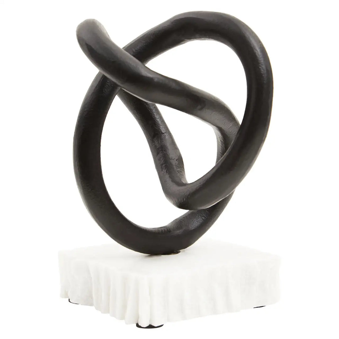 Small Twisted Knot On Stand