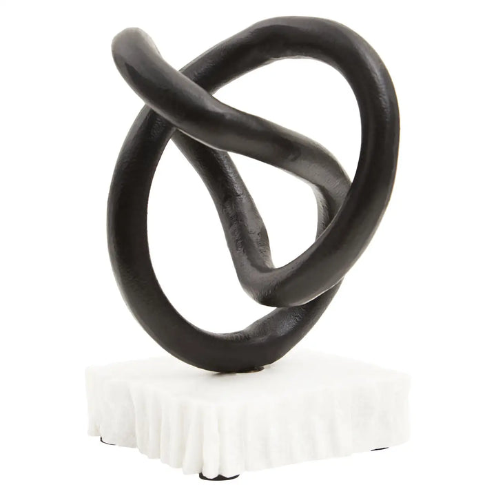 Small Twisted Knot On Stand