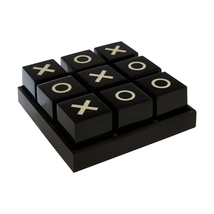 Black & White Noughts And Crosses Game