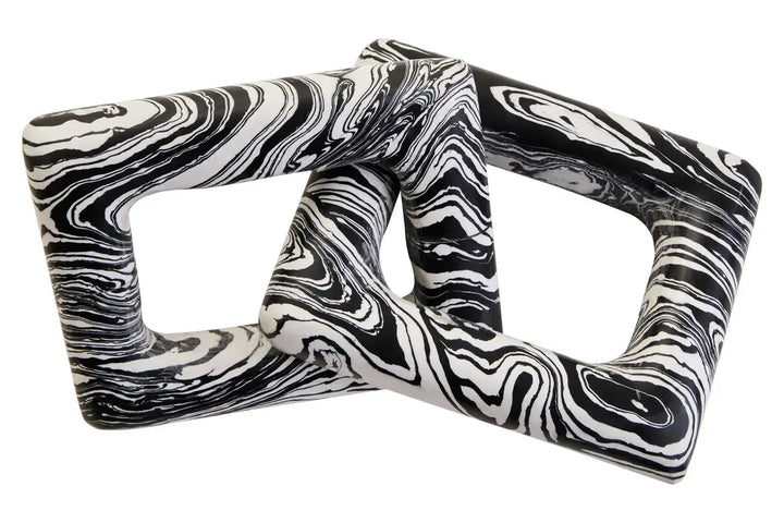Monochrome Marble Chain Link Sculpture
