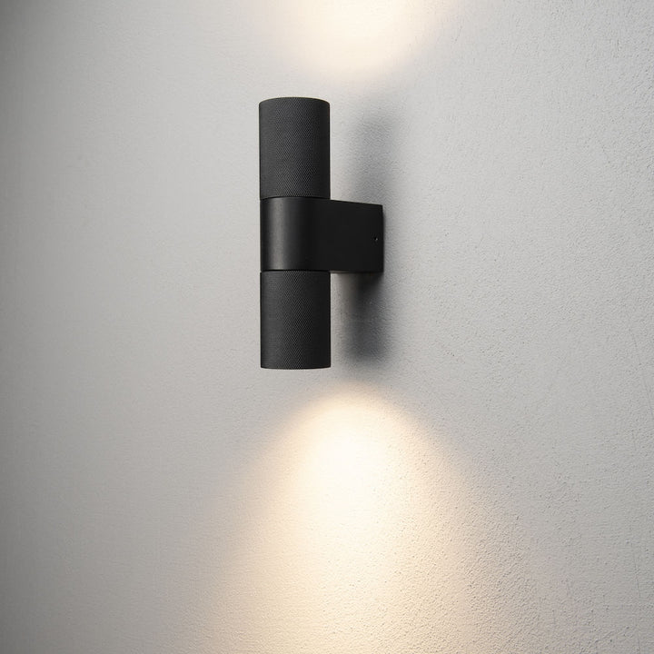 BLACK KNURLED OUTDOOR WALL LIGHT