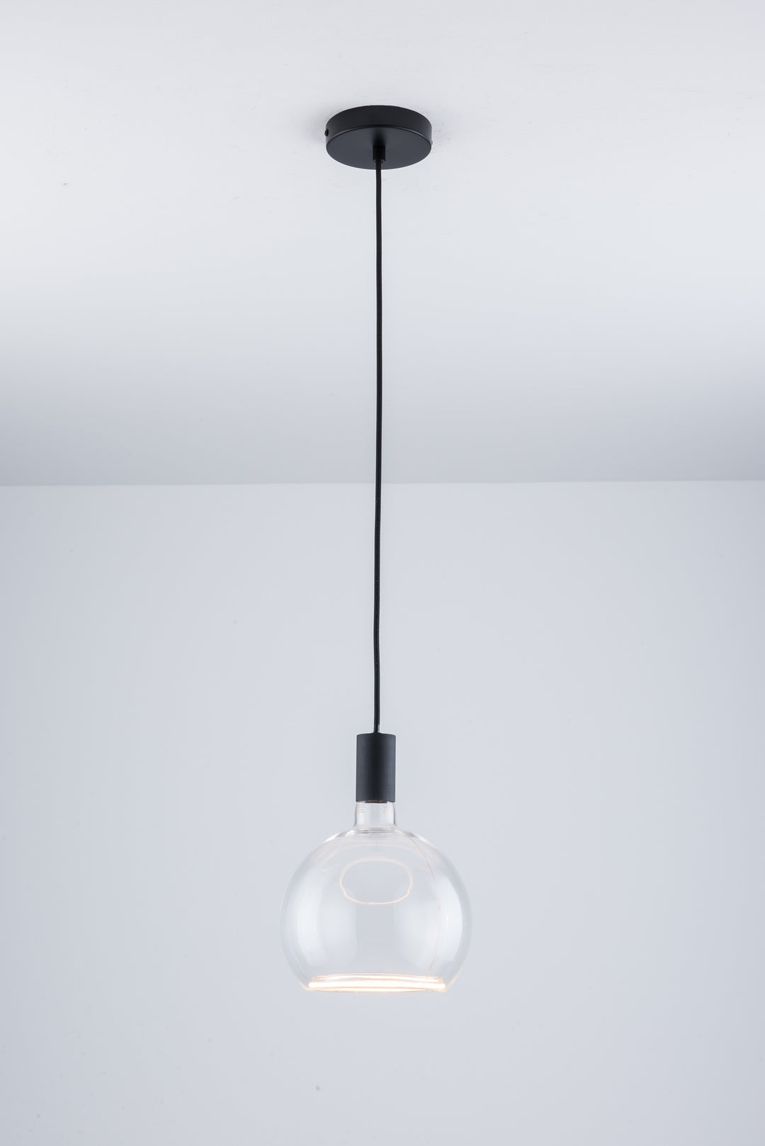 Roma Single Pendant – Aura Ring LED Bulb