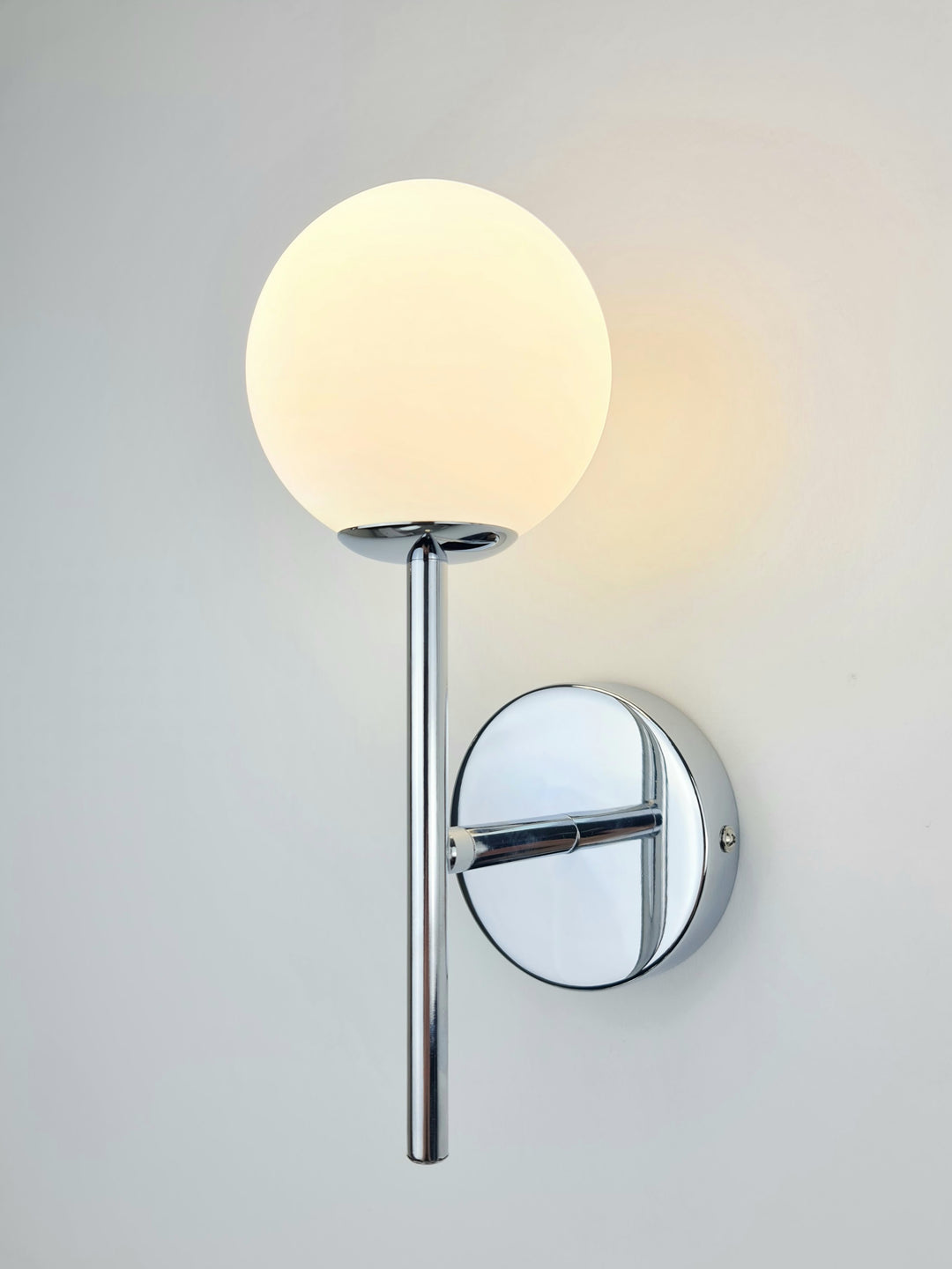 Melbourne Wall Light Silver/White